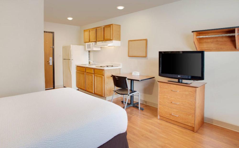 Budget Double Room interior